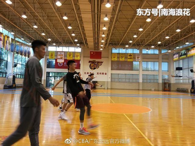 如何从篮球榜样身上学到团队合作精神_0